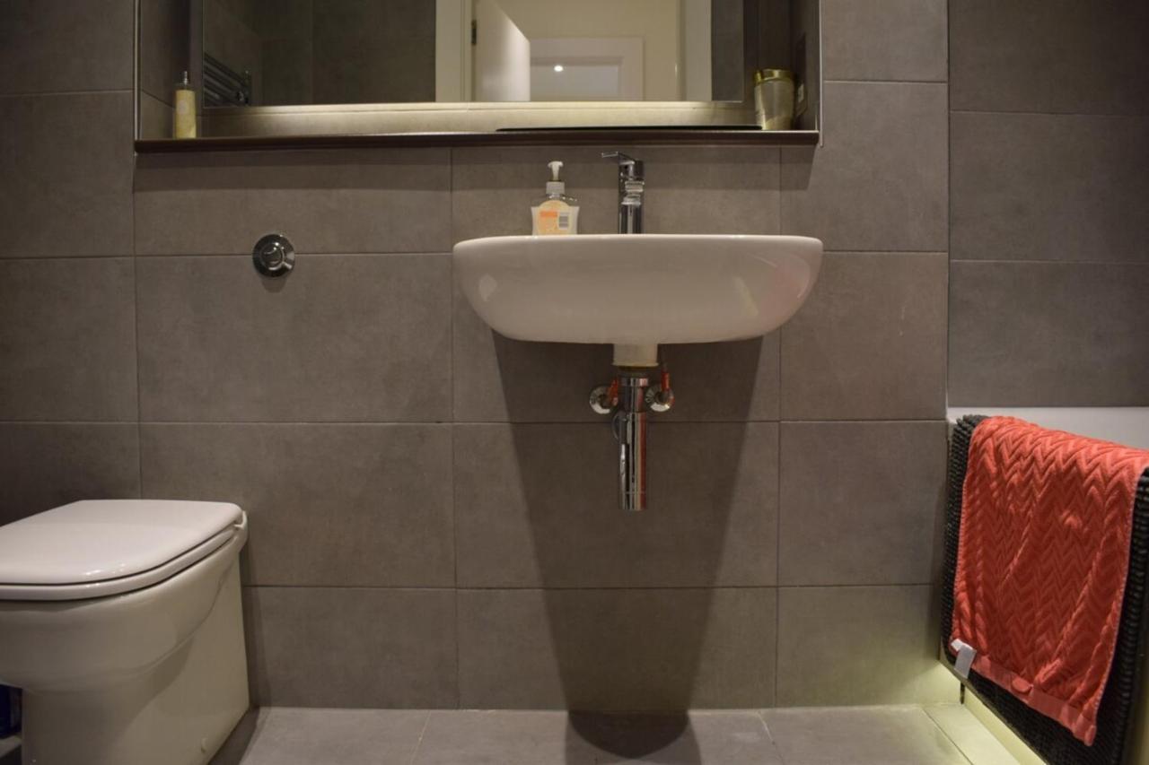 Bright 1 Bedroom Flat In North London With Balcony 外观 照片